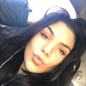 Meet your Posher, Lacey